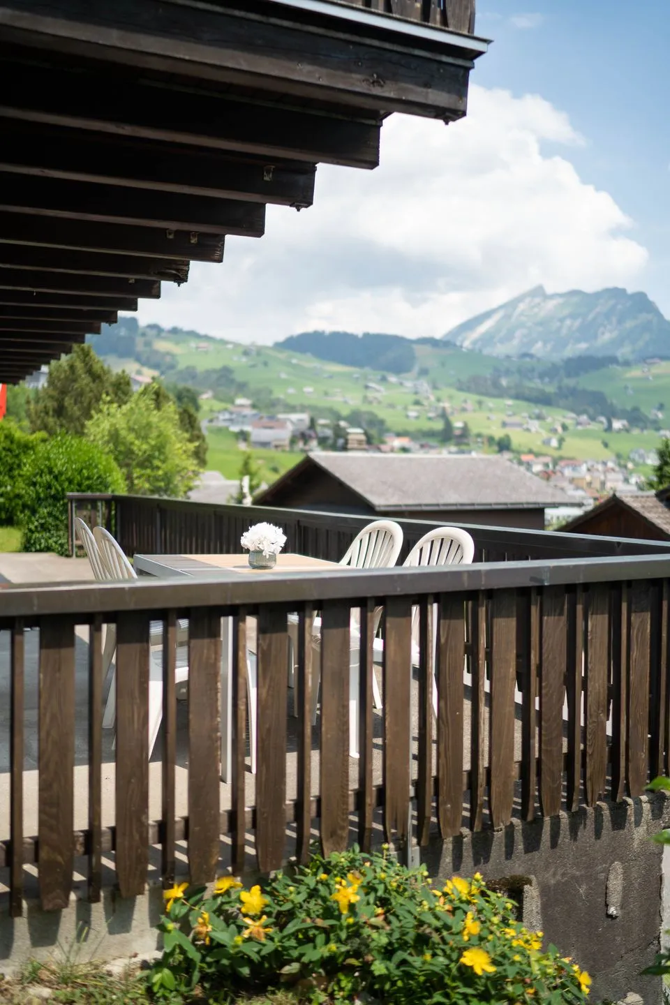 Apartment Bergdohle Amden - Terrasse mit Blick auf den Leistchamm
