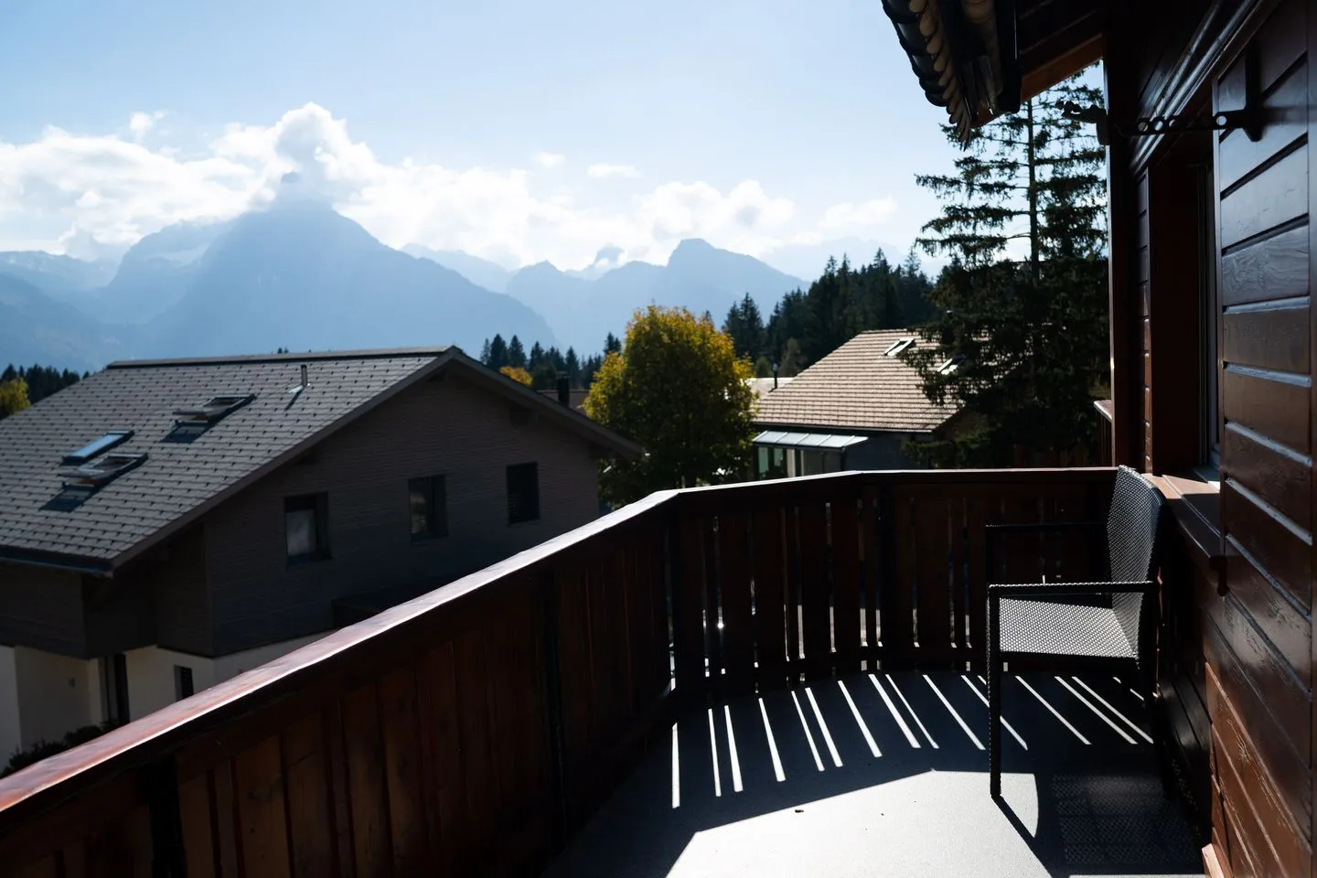 Ferienhaus Bergblick Arvenbüel - Balkon mit Aussicht auf die Berge