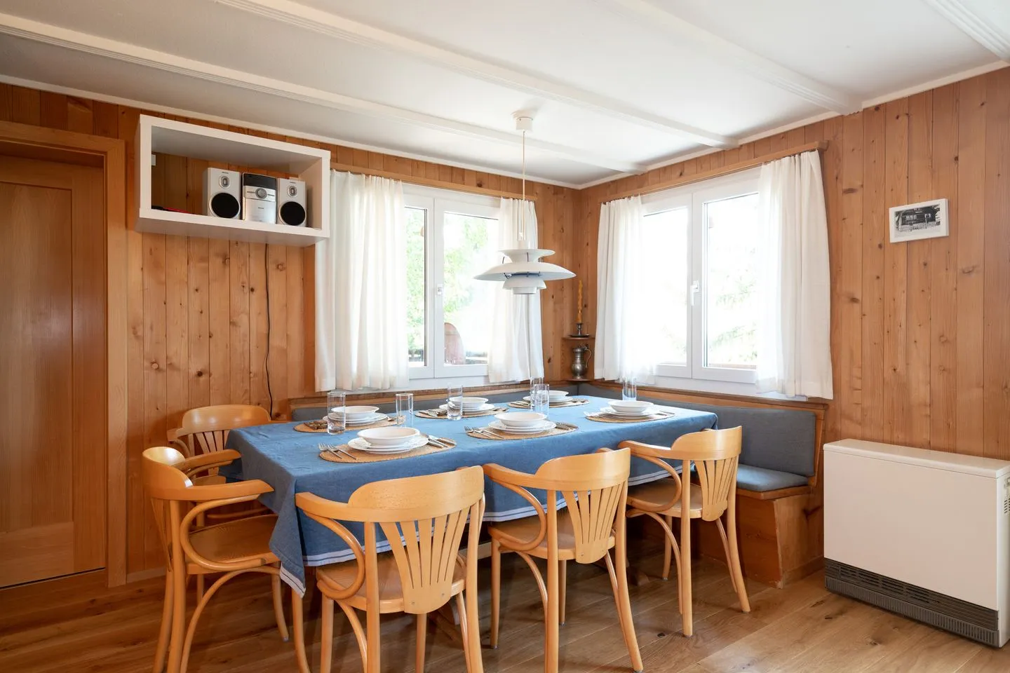 Chalet Sönderli Arvenbüel - Essbereich im Wohnzimmer