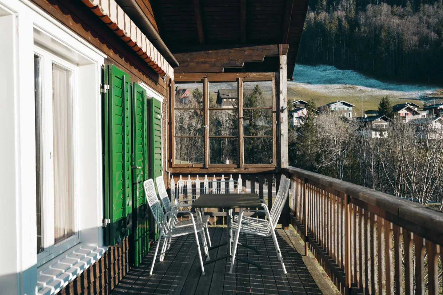 Chalet Engihalde Amden - Balkon mit Sitzgelegenheit