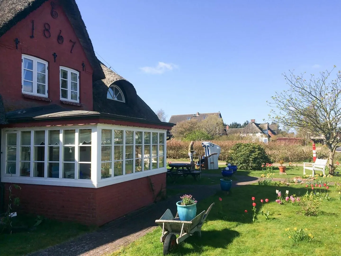 Hüs Sanskiin Ferienwohnung *Hopelfask* Süddorf auf Amrum - Fassade / Eingang