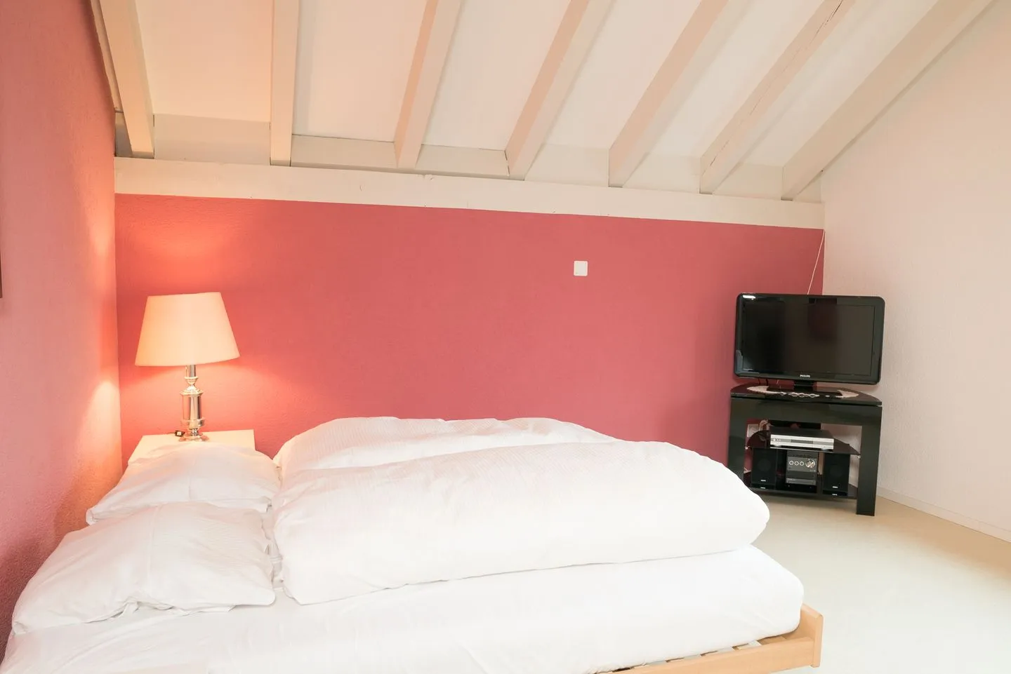 Apartment Hinterberg Amden - Bedroom with double bed