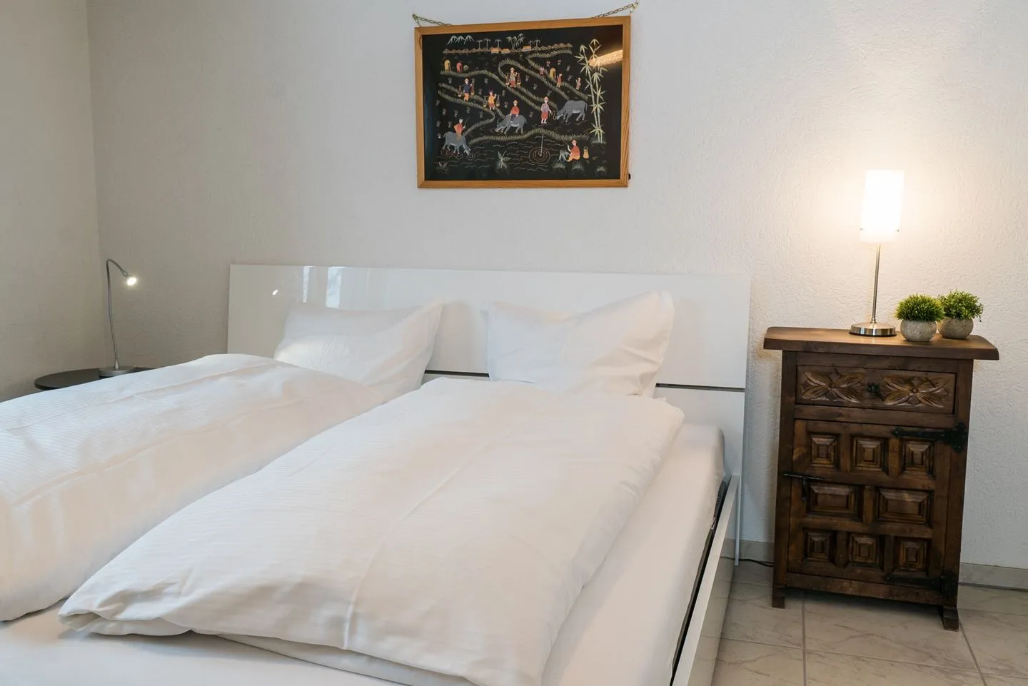 Apartment Grossgaden Amden - Bedroom with double bed
