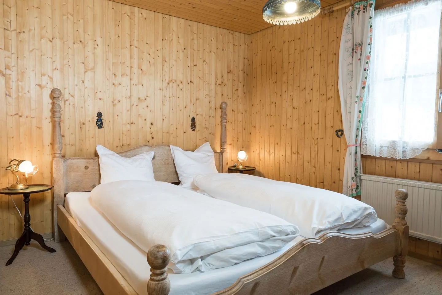 Chalet Theresia Arvenbüel - Another bedroom with a double bed