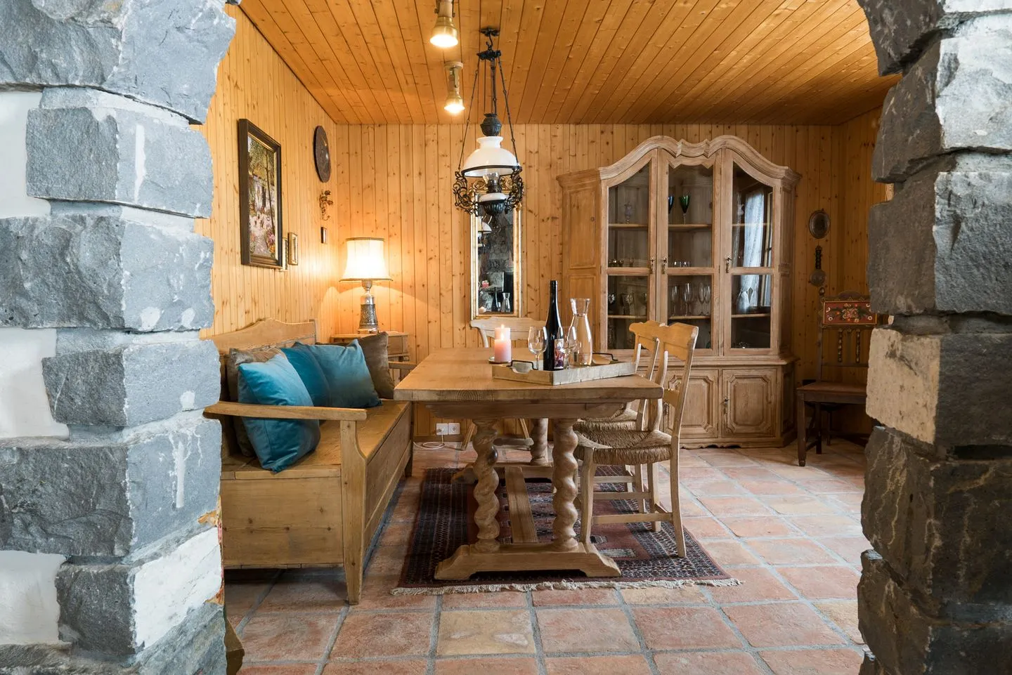 Chalet Theresia Arvenbüel - Charming dining area