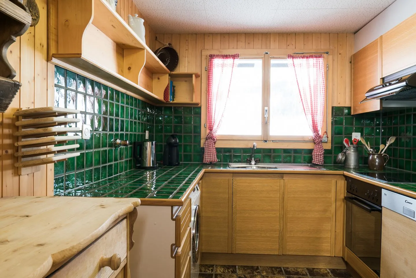 Chalet Theresia Arvenbüel - Lovingly furnished kitchen