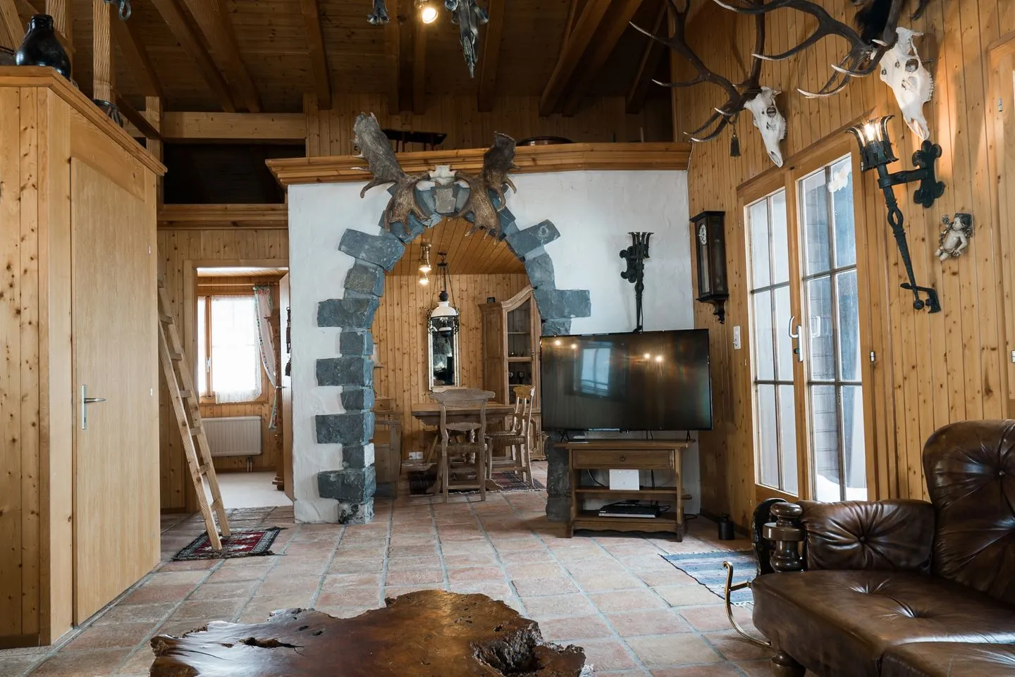 Chalet Theresia Arvenbüel - TV in the livingroom