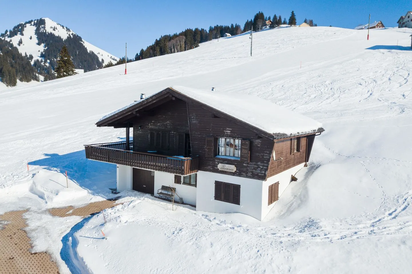 Chalet Theresia Arvenbüel - Stand-alone chalet directly on the ski slope