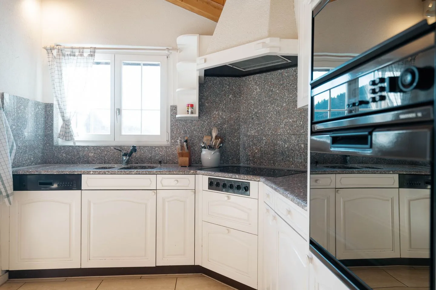 Apartment zum Leist Arvenbüel - Küche / Küchenzeile