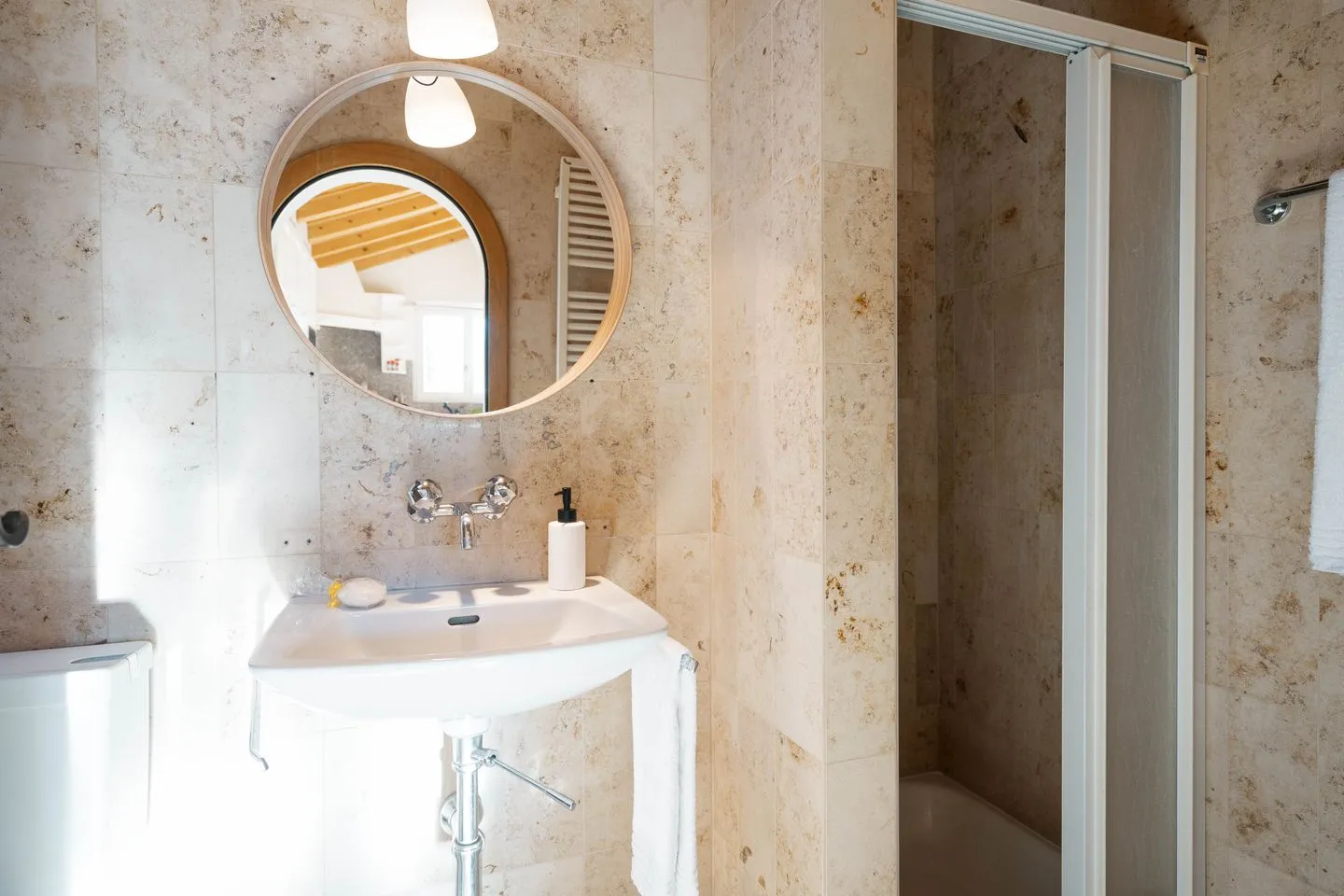 Apartment zum Leist Arvenbüel - Ein Gästebad mit Dusche