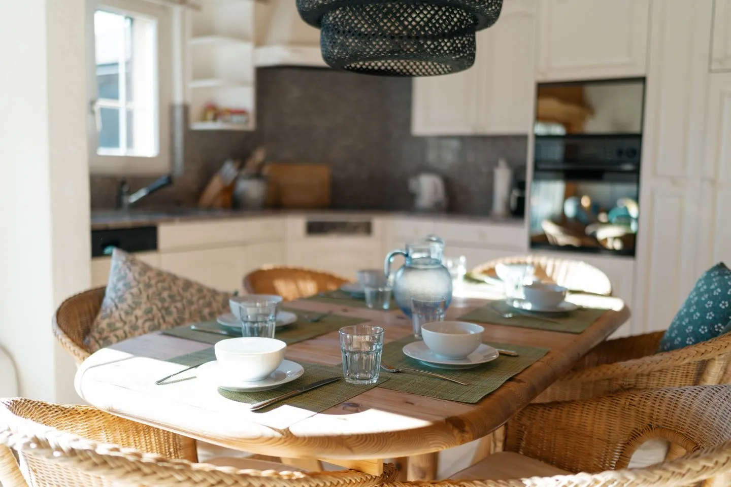 Apartment zum Leist Arvenbüel - Ein perfektes Dinner kann am Esstisch serviert werden