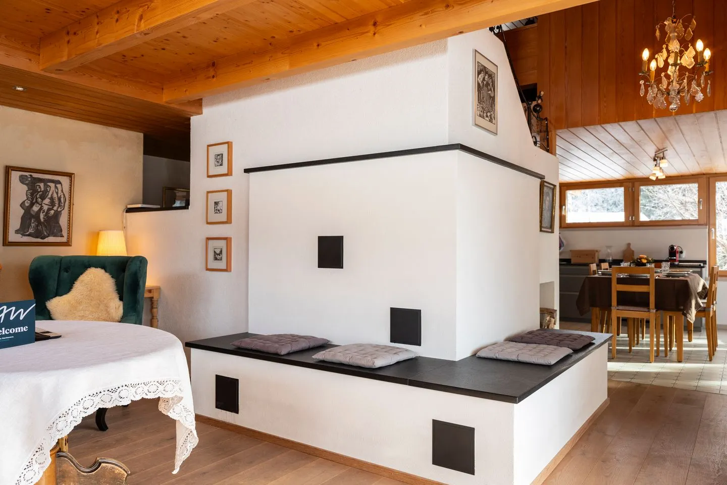 Ferienhaus Casa Chapf Arvenbüel - The central wood-burning stove provides cozy warmth