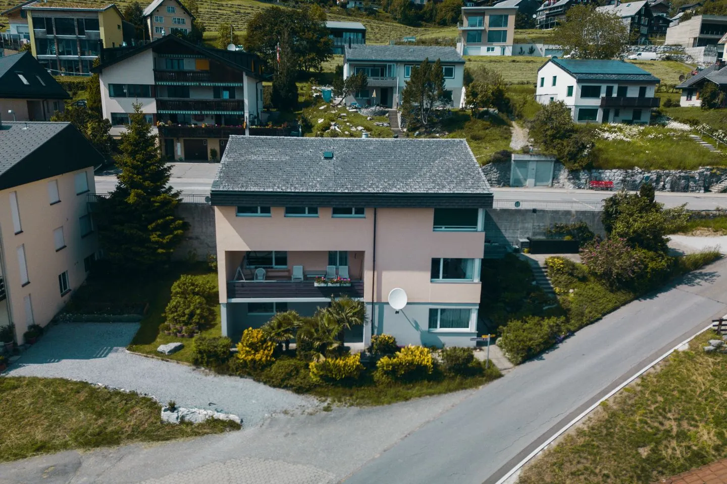 Apartment Im Aeschen Amden - View of the house in summer