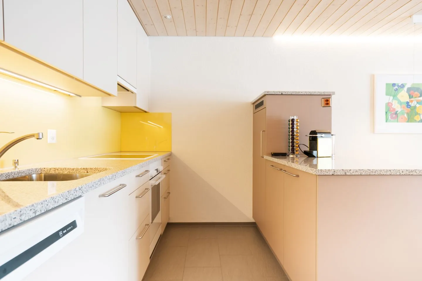 Apartment Bischofberger D20 Arvenbüel - Modern kitchen with Nespresso coffeemachine