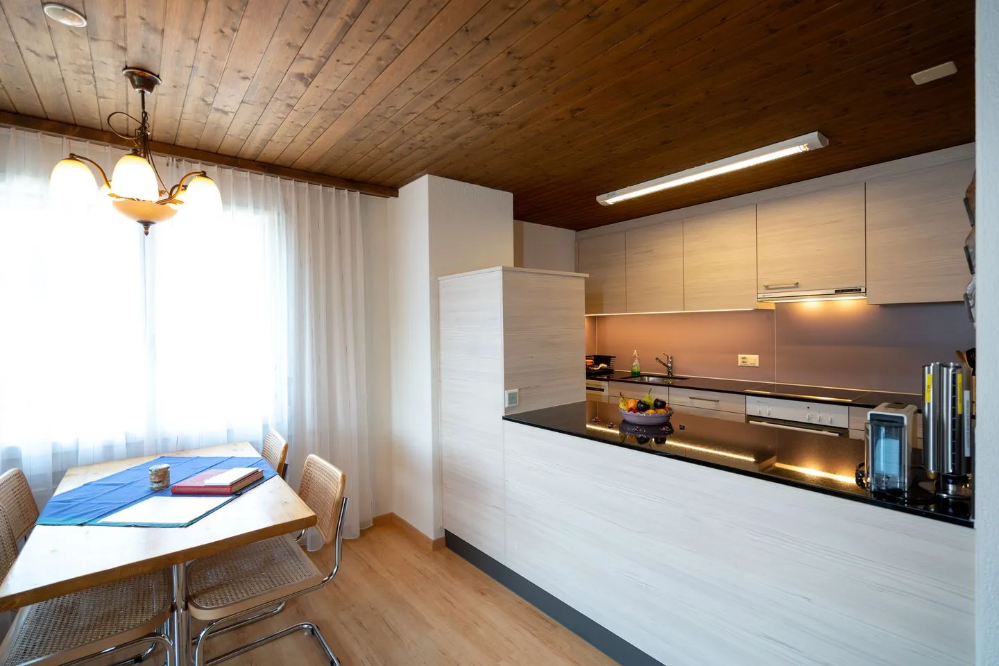 Apartment Bischofberger D22 Arvenbüel - Moderne Küche