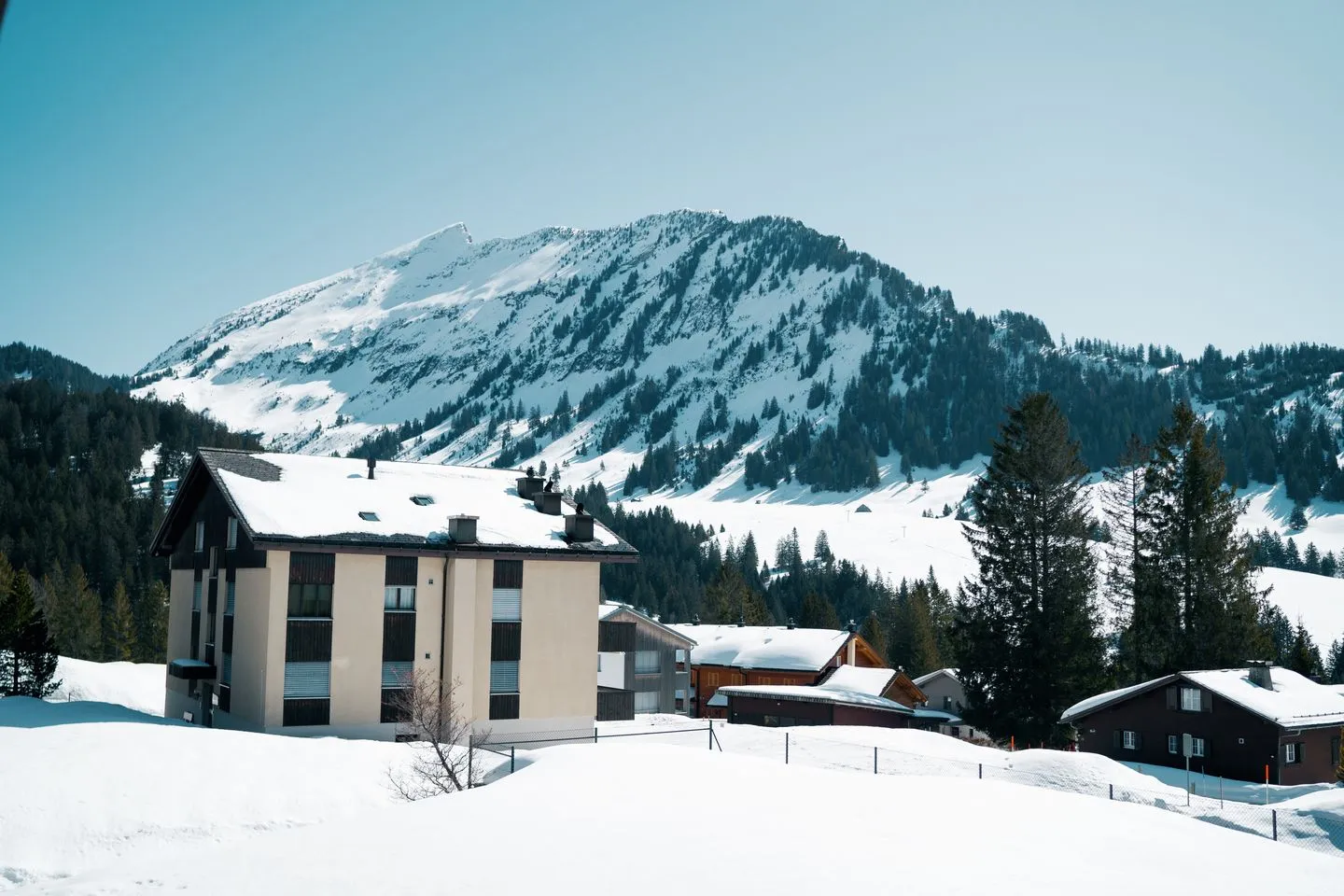 Apartment Bischofberger D22 Arvenbüel - Aussicht auf Leistchamm