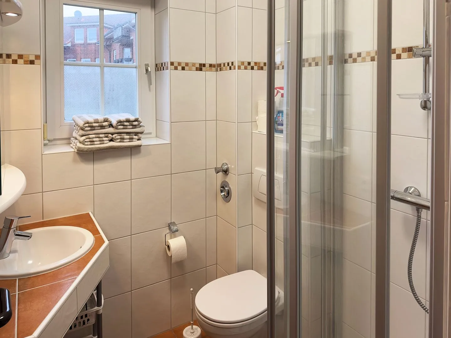 Haus *Südspitze 18* Ferienwohnung "Südspitze 18/3" Wittdün auf Amrum - Badezimmer