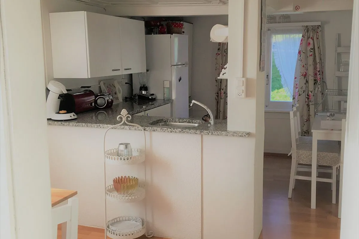 Apartment Karli 2 Amden - Voll ausgestattete Küche mit Esstisch