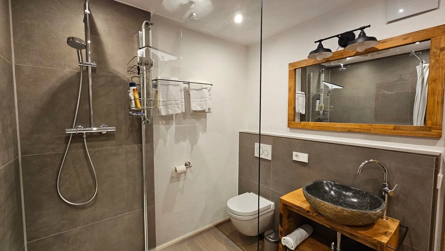 Bergzeit im Fuchsbau-Urspring Urspring - Badezimmer