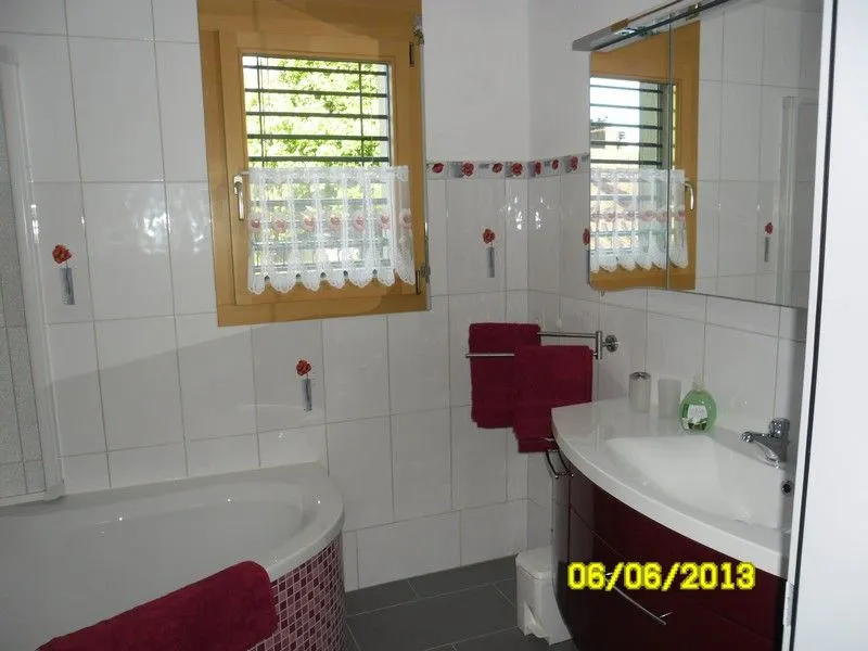 Apartment Aeschen Mirador Amden - Bathroom with bathtub