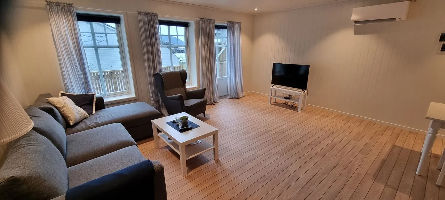 Fjordhytte-10 Rosendal -