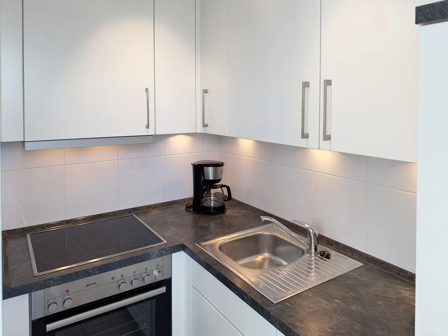Haus *Südspitze 34* Ferienwohnung „Südspitze 34/23 - Schlieter" Wittdün auf Amrum - Küche / Küchenzeile