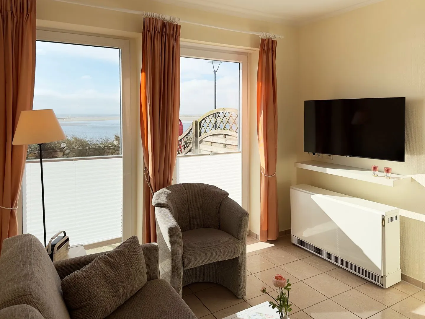 Haus *Südspitze 34* Ferienwohnung „Südspitze 34/24 - Schlieter" Wittdün auf Amrum - Wohnzimmer