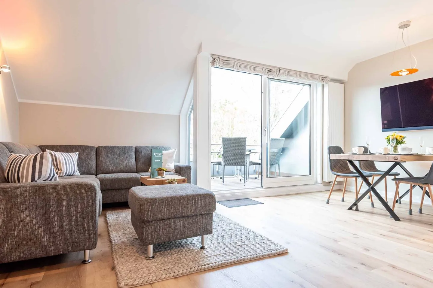 Käpt'n Nelson, App. 13 Wenningstedt - Wohnzimmer