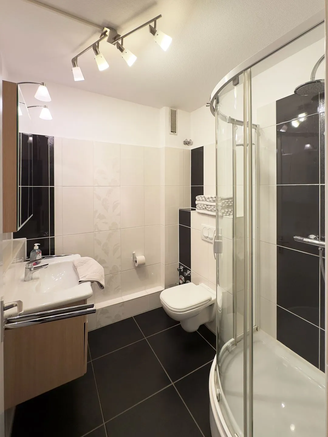 Haus Nordenlicht Ferienwohnung "Kiek-an" Wittdün auf Amrum - Badezimmer der Ferienwohnung Anneliese in Wittdün auf Amrum