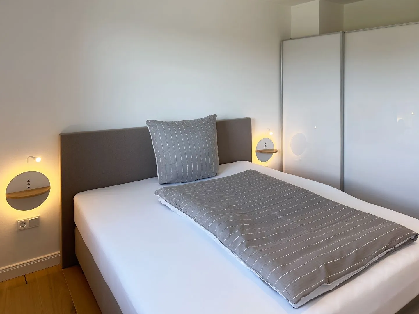 Haus Dünenperle Ferienwohnung "Wanderdüne" Wittdün auf Amrum - Schlafzimmer