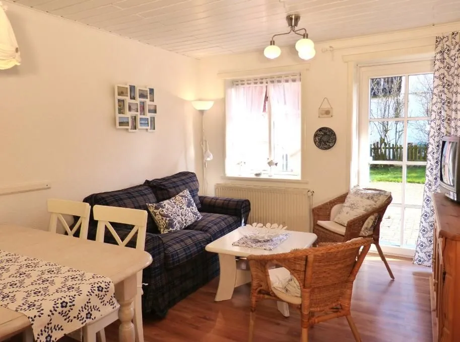 Hüs Sanskiin Ferienwohnung *Fiiwfut* Süddorf auf Amrum - Wohnzimmer in der Ferienwohnung Fiiwfut in Süddorf auf Amrum