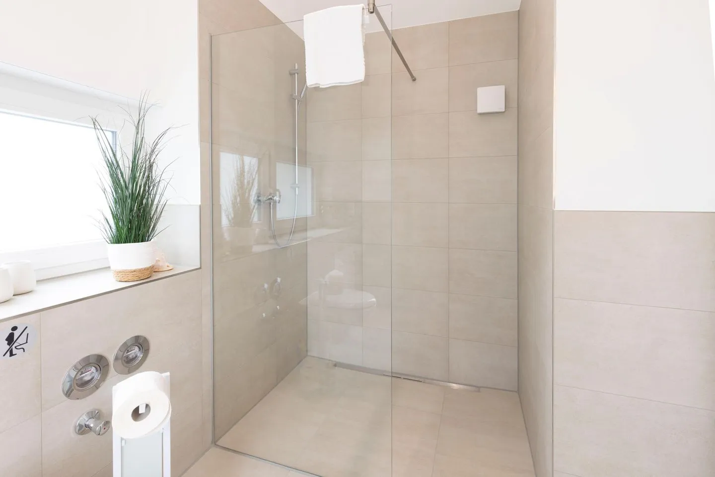 (MEI11) Ferienwohnung "Küstenlodge" Niendorf - Badezimmer