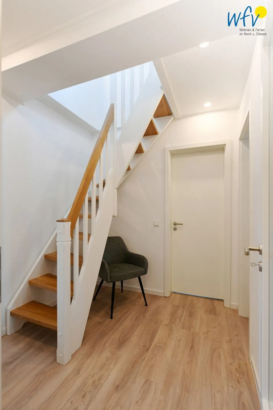 Haus Christa Ferienwohnung 6 Wangerooge - Flur / Treppe