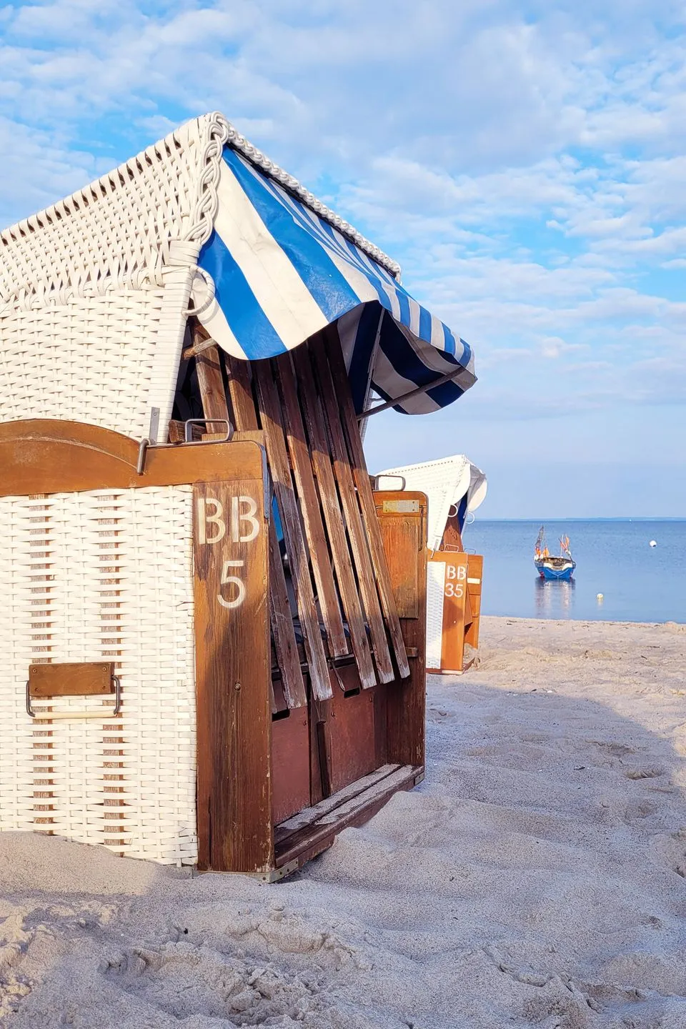Charmante Ferienwohnung mit Terrasse - nur 50m zum Strand mit eigenem Parkplatz und Fahrradunterstellmöglichkeit Sierksdorf - Ostseestrand Sierksdorf