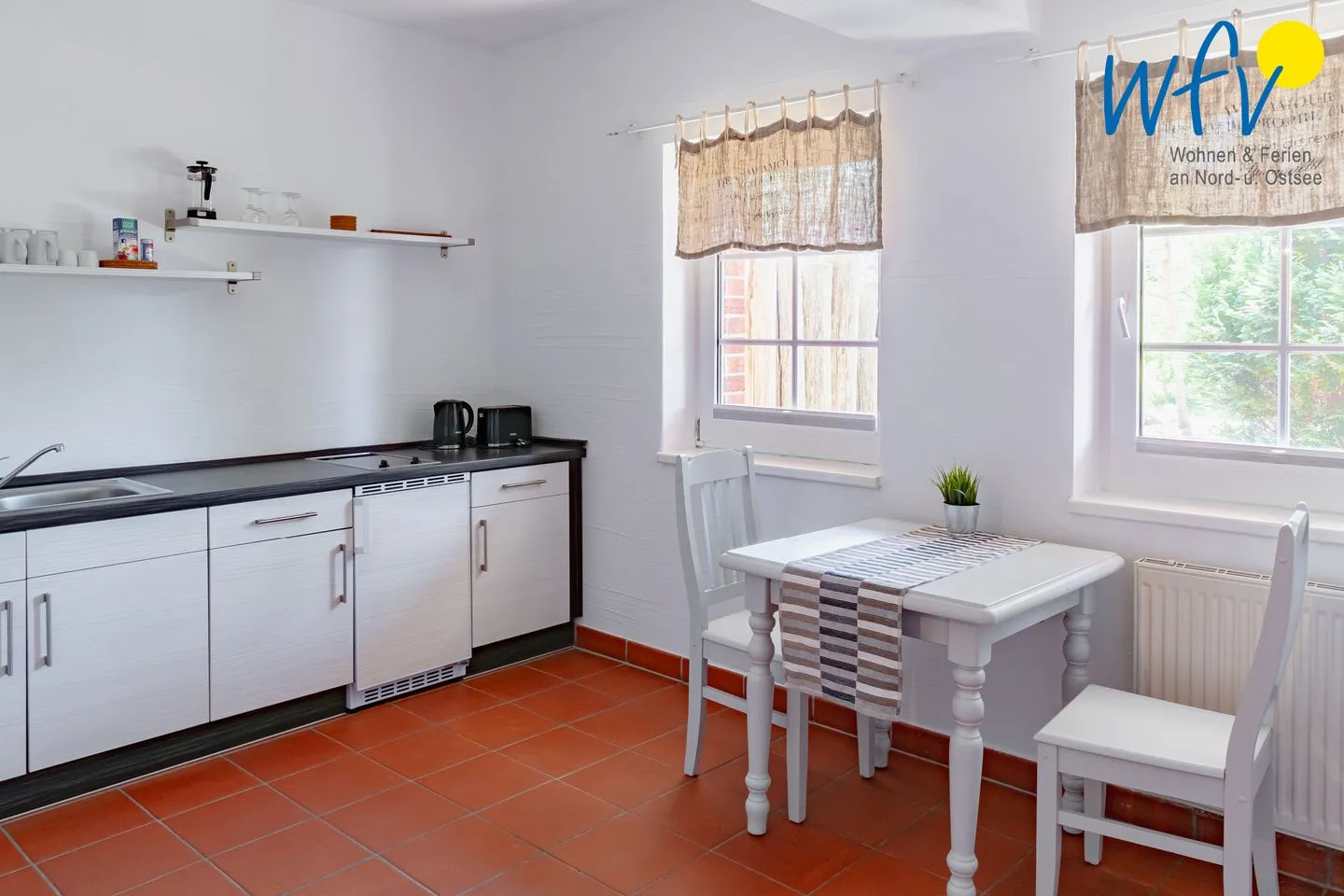 Ferienhaus am Gutspark Dranske Ferienwohnung Strandhafer Rügen - Dranske - Küche / Küchenzeile