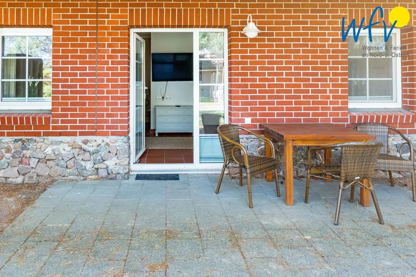 Ferienhaus am Gutspark Dranske Ferienwohnung Weißdorn Rügen - Dranske - Terrasse