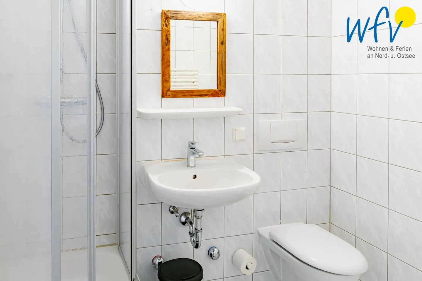 Ferienhaus am Gutspark Dranske Ferienwohnung Weißdorn Rügen - Dranske - Badezimmer