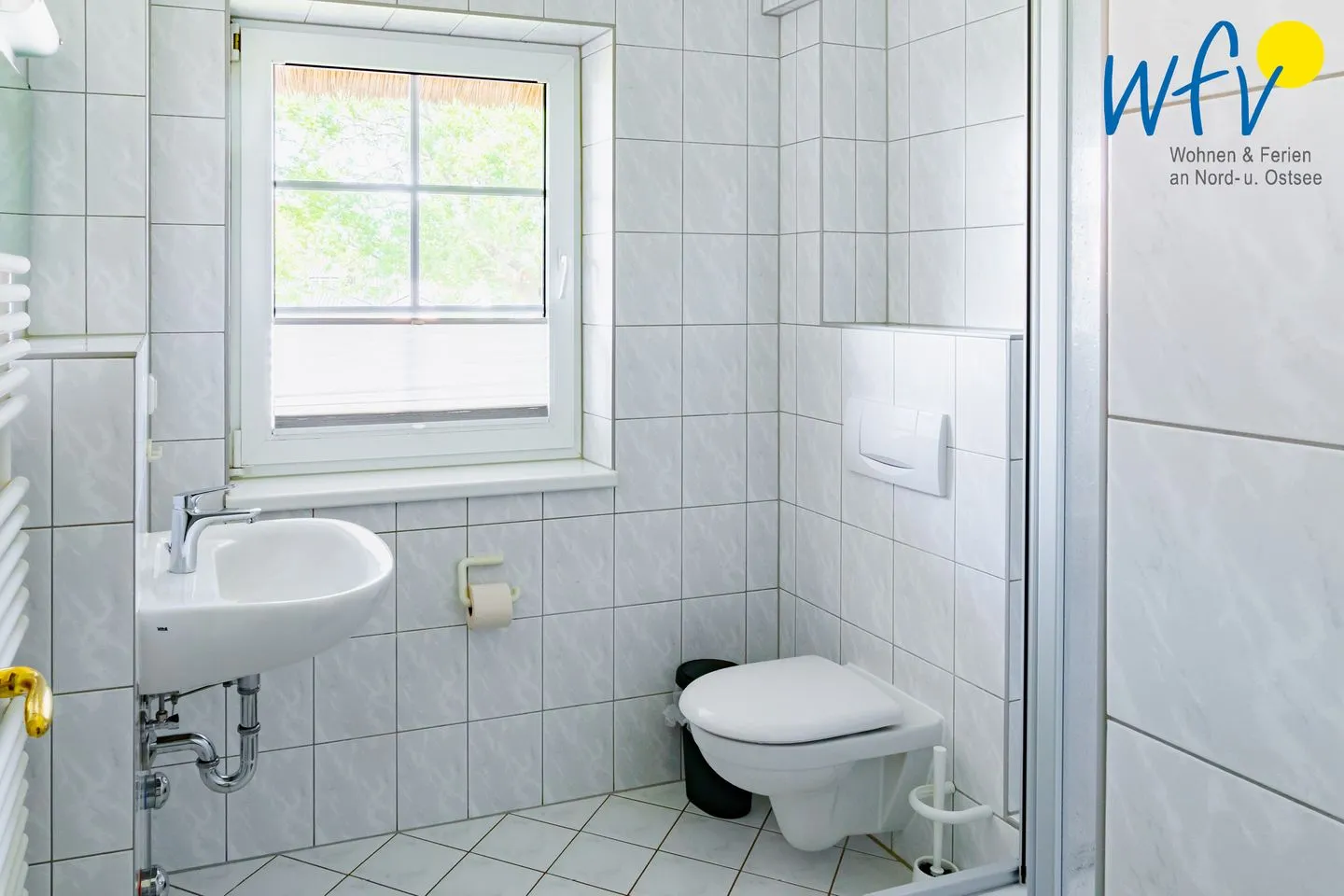 Ferienhaus am Gutspark Dranske Ferienwohnung Küstenklee Rügen - Dranske - Badezimmer