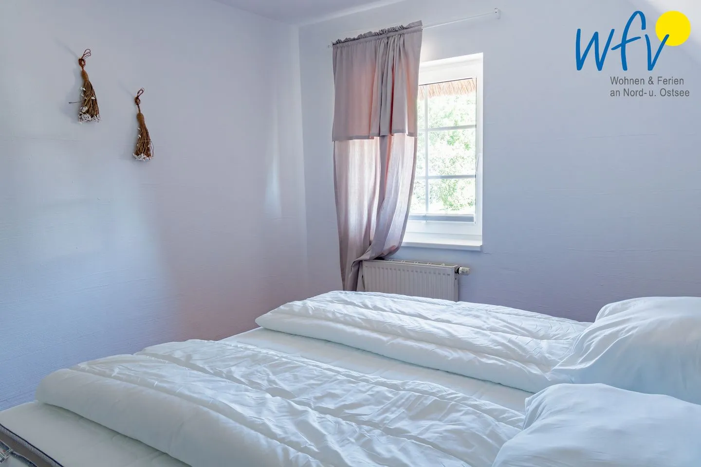Ferienhaus am Gutspark Dranske Ferienwohnung Strandkamille Rügen - Dranske - Schlafzimmer