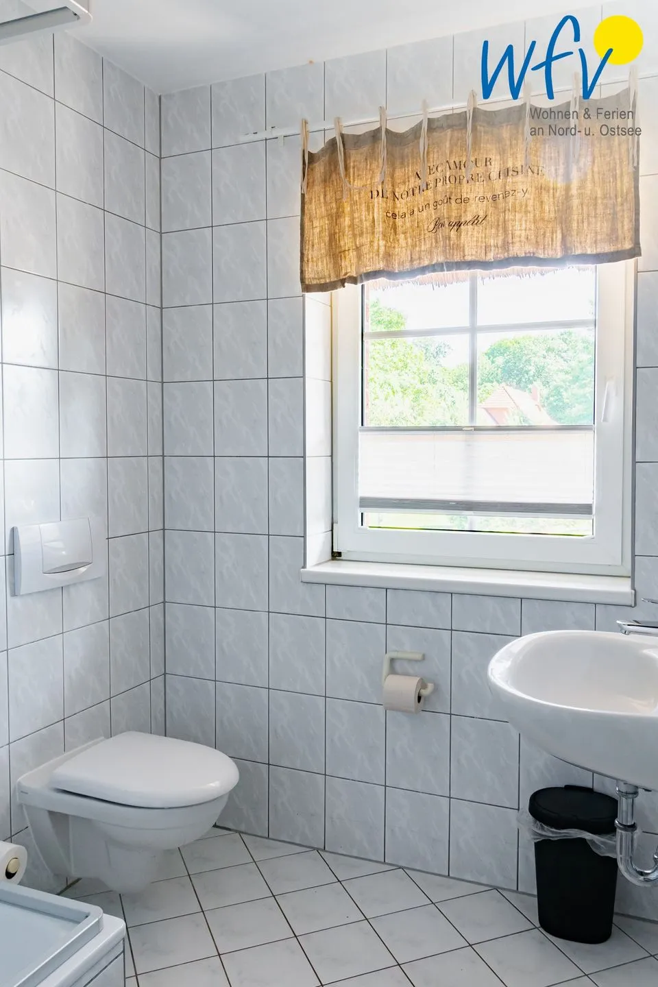 Ferienhaus am Gutspark Dranske Ferienwohnung Strandkamille Rügen - Dranske - Badezimmer