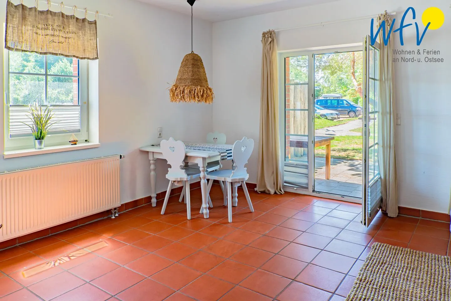 Ferienhaus am Gutspark Dranske Ferienwohnung Sonnenmeer Rügen - Dranske - Wohnzimmer