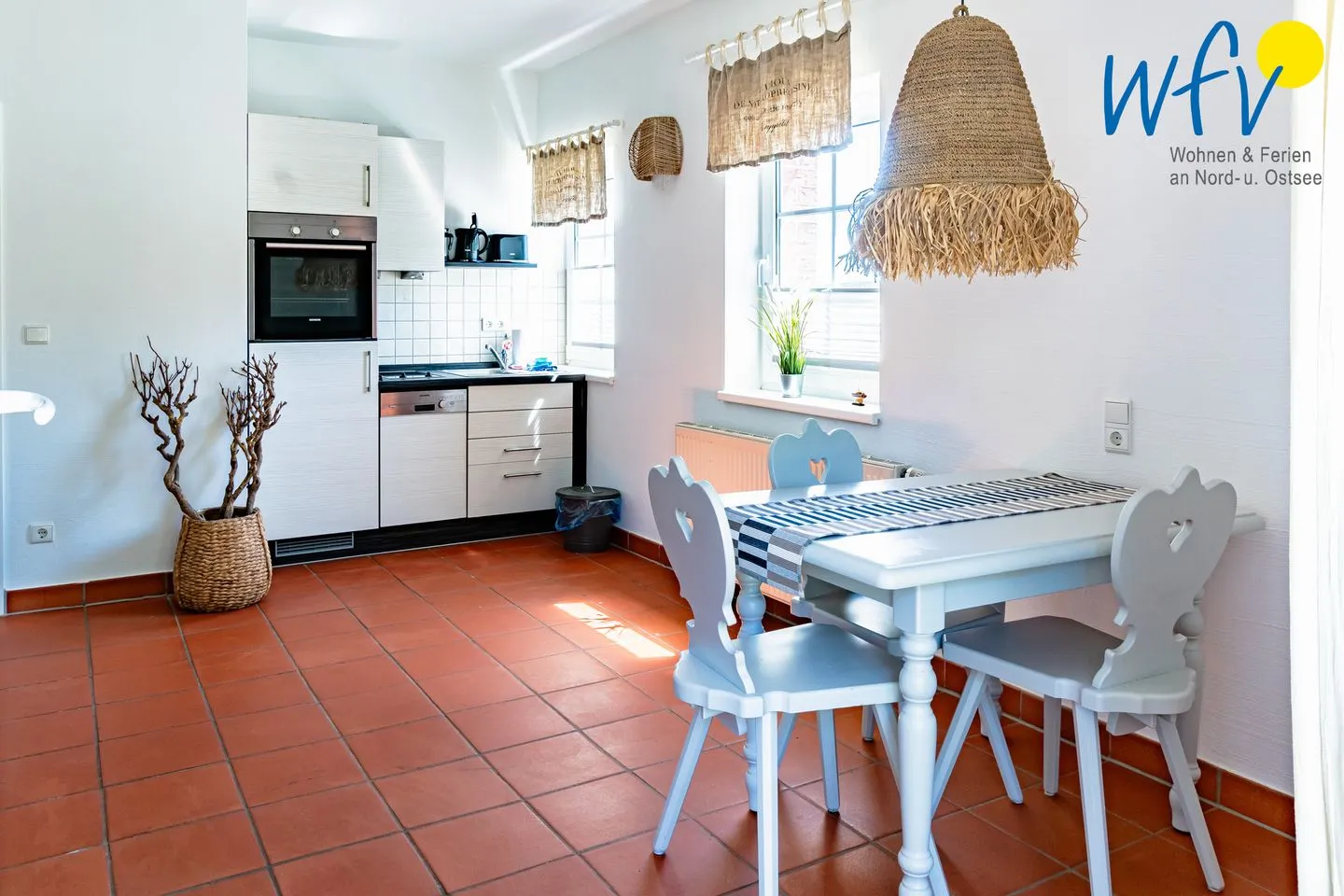 Ferienhaus am Gutspark Dranske Ferienwohnung Sonnenmeer Rügen - Dranske - Küche / Küchenzeile