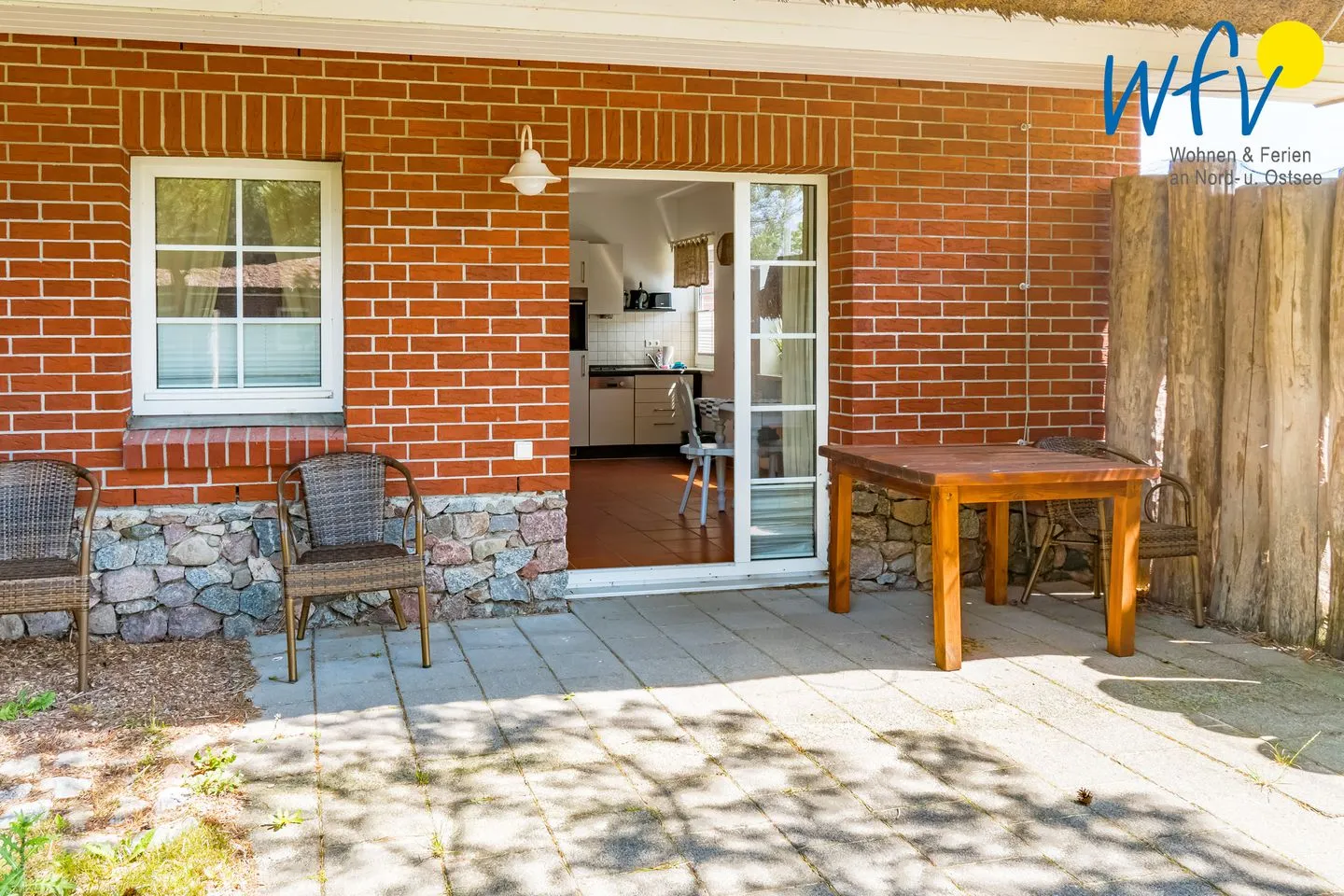 Ferienhaus am Gutspark Dranske Ferienwohnung Sonnenmeer Rügen - Dranske - Terrasse