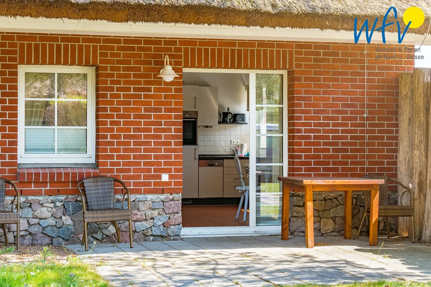 Ferienhaus am Gutspark Dranske Ferienwohnung Sonnenmeer Rügen - Dranske - Terrasse