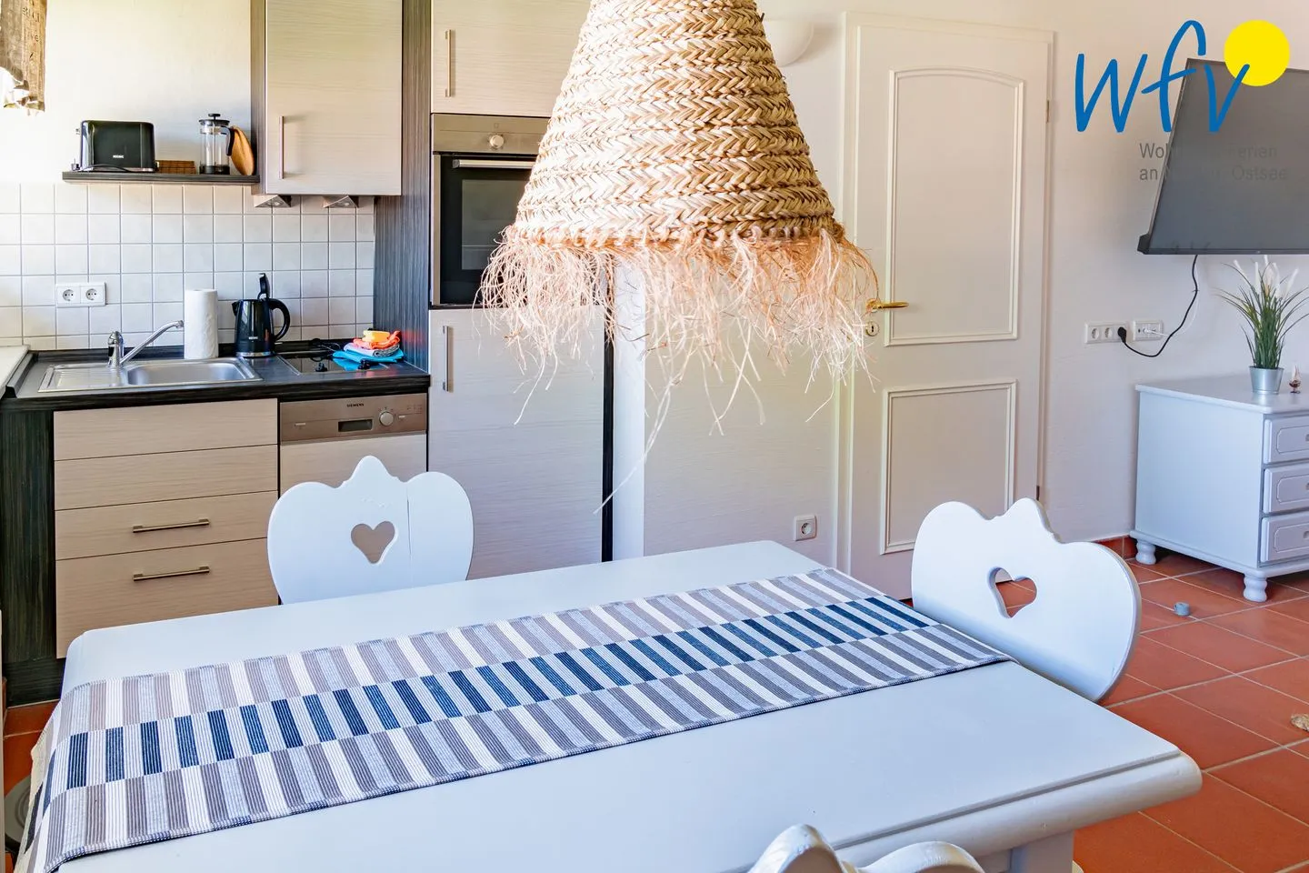 Ferienhaus am Gutspark Dranske Ferienwohnung Sonnenrose Rügen - Dranske - Küche / Küchenzeile
