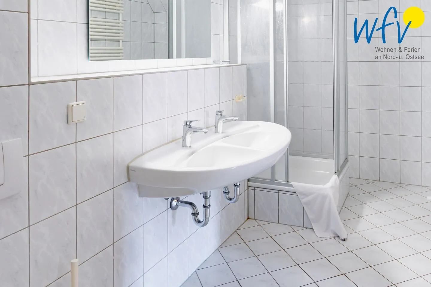 Ferienhaus am Gutspark Dranske Ferienwohnung Sonnenliebe Rügen - Dranske - Badezimmer
