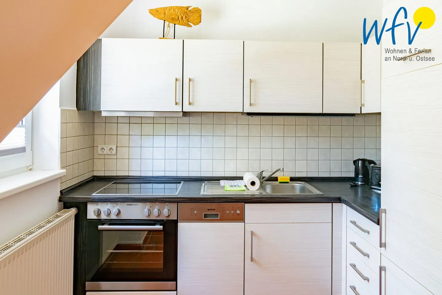 Ferienhaus am Gutspark Dranske Ferienwohnung Sonnenliebe Rügen - Dranske - Küche / Küchenzeile
