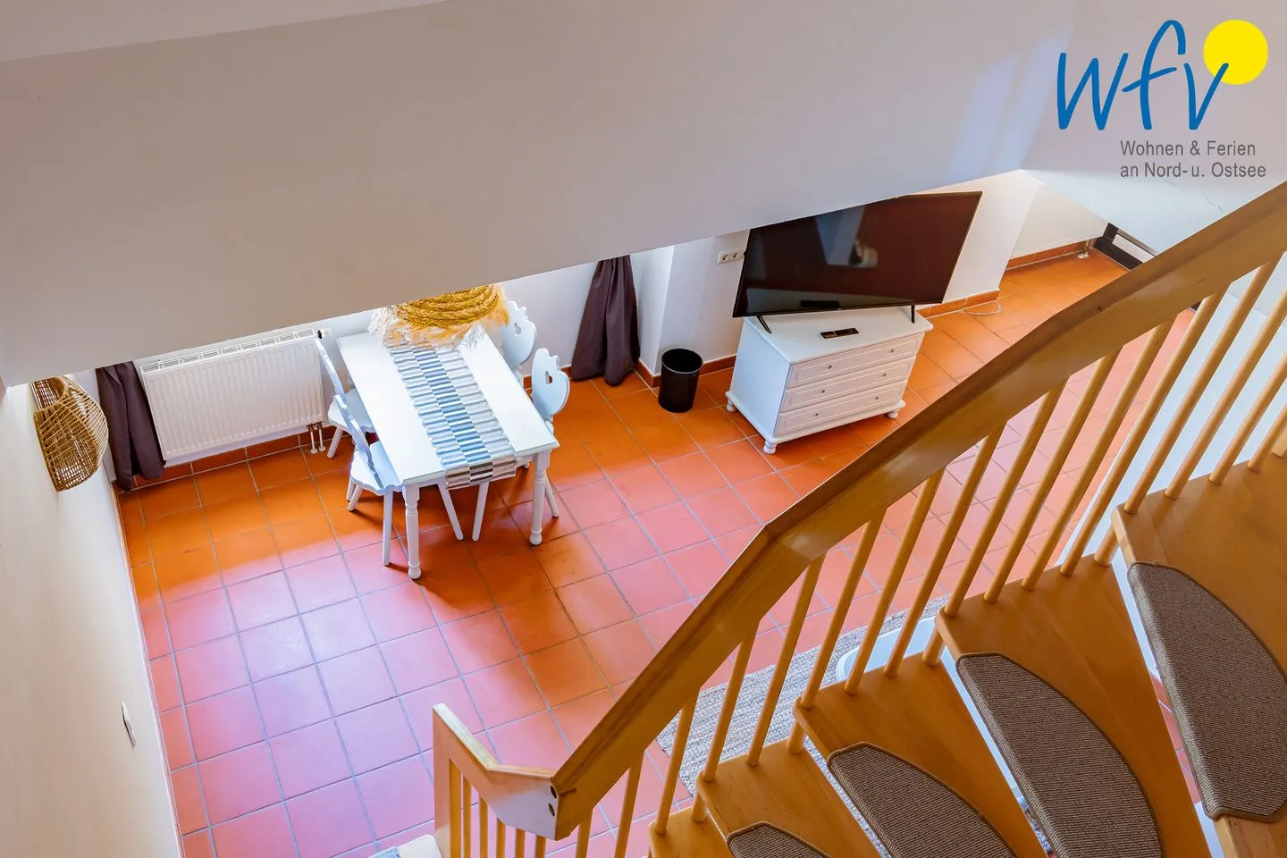Ferienhaus am Gutspark Dranske Ferienwohnung Sonnenliebe Rügen - Dranske - Flur / Treppe