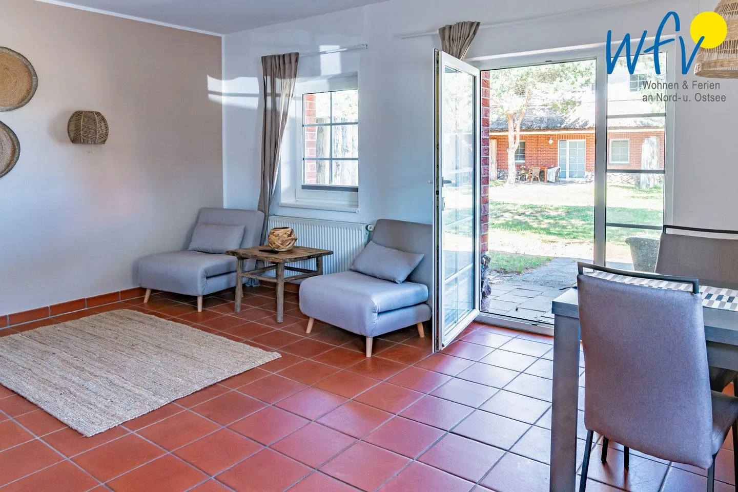 Ferienhaus am Gutspark Dranske Ferienwohnung Strandroggen Rügen - Dranske - Wohnzimmer
