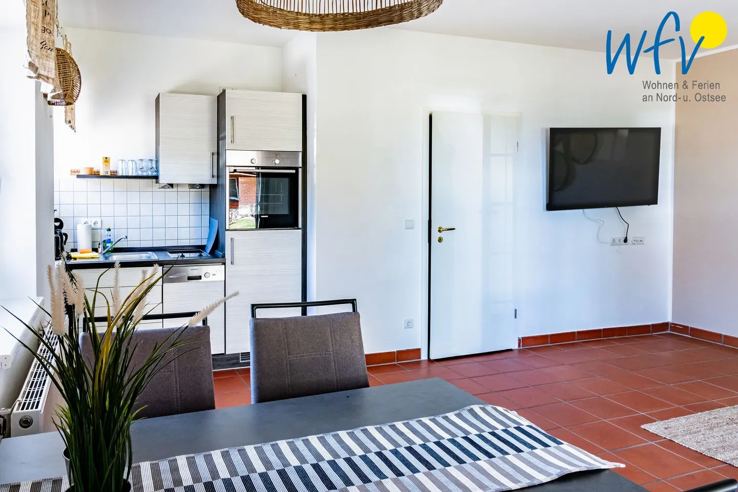 Ferienhaus am Gutspark Dranske Ferienwohnung Strandroggen Rügen - Dranske - Küche / Küchenzeile